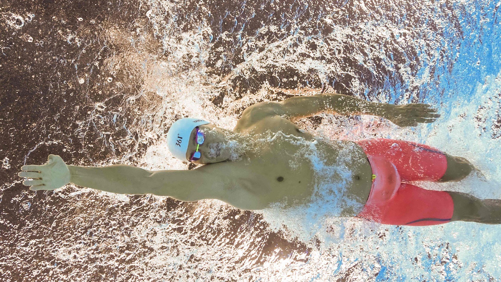 AYX体育-游泳选手技术标准化提升，逐步缩小差距，游泳选手是什么意思